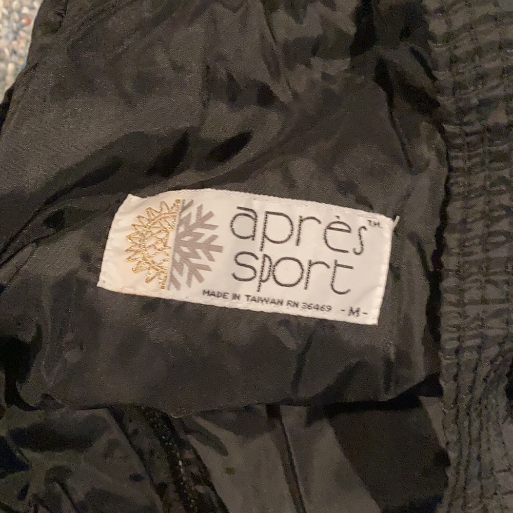 Women’s Snow Pants - Picture 3 of 3